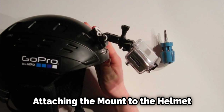 Attaching the Mount to the Helmet