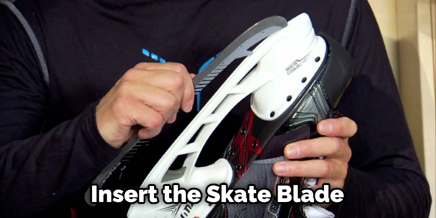 Insert the Skate Blade