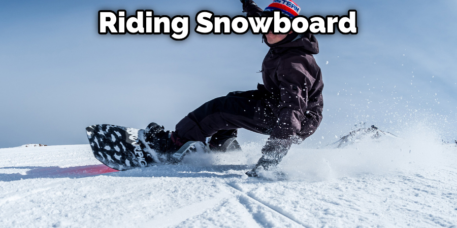  Riding Snowboard